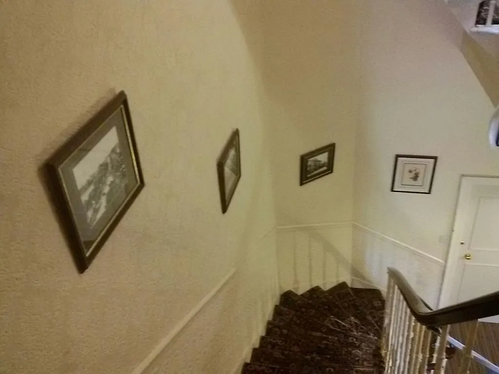 Adelphi Hotel Edinburgh 2*,